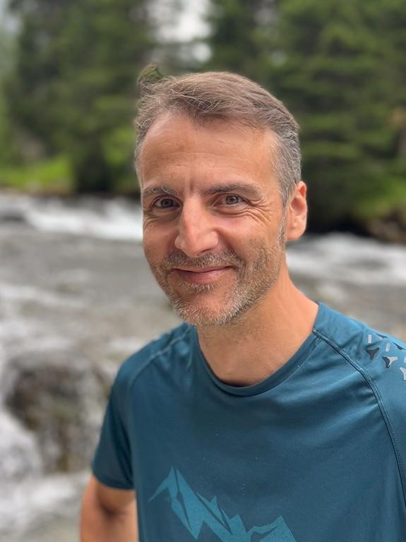 Dr. Roland Hilgartner